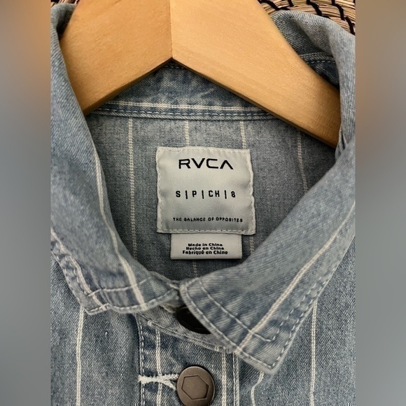 3/$30 _  RVCA  | Pause It Striped Denim Jacket washed stripe blue raw hem small - Picture 11 of 13